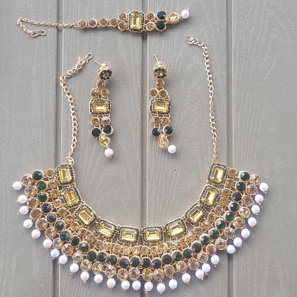 India Boutique Gold and Green Necklace Set